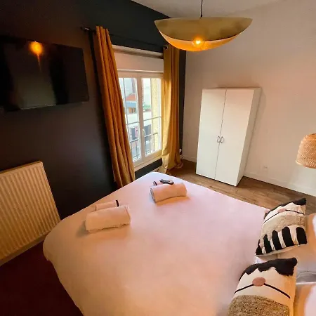 Апартаменты Large Comfortable House For Groups And Families Амьен