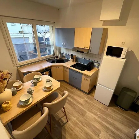 Апартаменты Large Comfortable House For Groups And Families Амьен